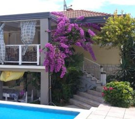 Holiday Homes Mare