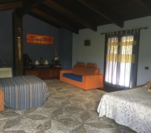 Chorisia Relais