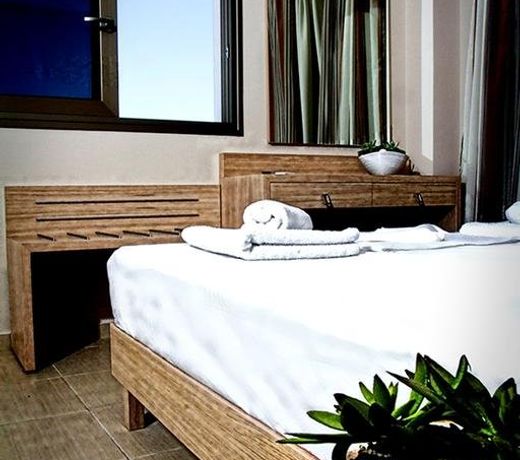 Crystal Bay Hotel