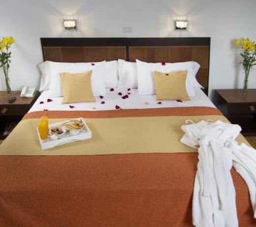 Global Hotel
