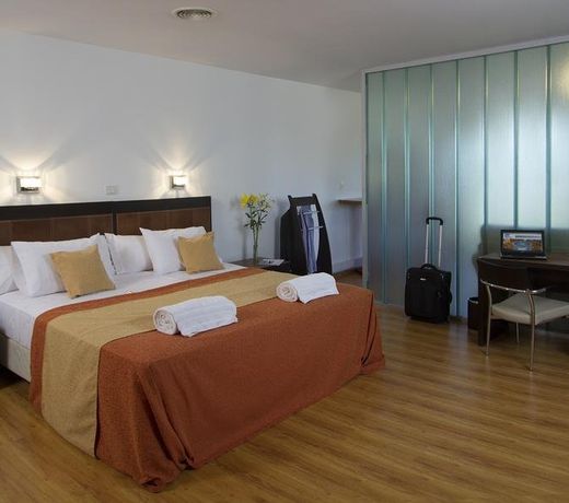 Global Hotel
