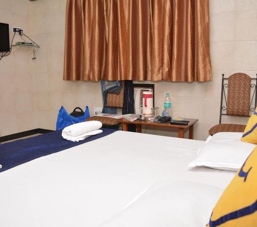 Vista Rooms at Chembur Station