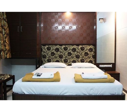 Vista Rooms at Chembur Station