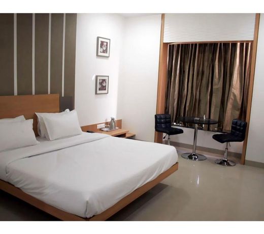 Vista Rooms at Usmanpura