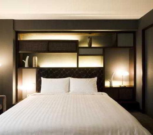 Howard Johnson Huaihai Hotel