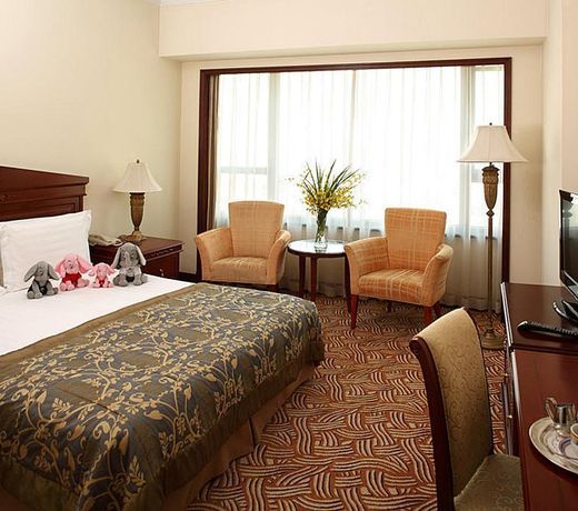 Holiday Inn Shanghai Nanjing Road, an IHG Hotel