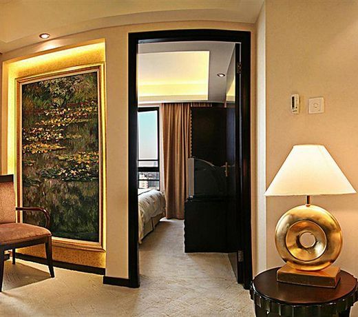 All Suites Hotel