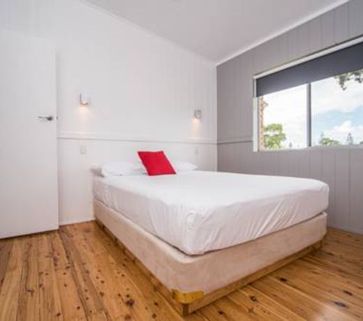 Lakeside Cabins & Holiday Village