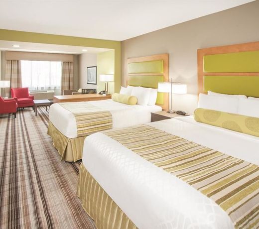La Quinta Inn & Suites Far Rockaway - JFK Airport
