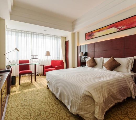 Holiday Inn Shanghai Hongqiao Central, an IHG Hotel