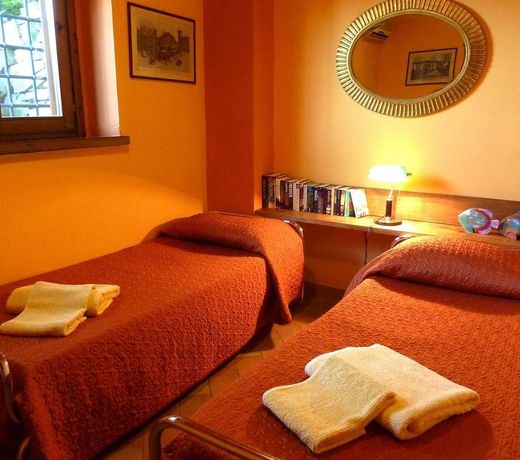 Lush Holiday Home in Tavarnelle Val di Pesa with Shared Pool