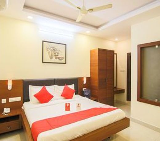 OYO 7585 The Stay Inn