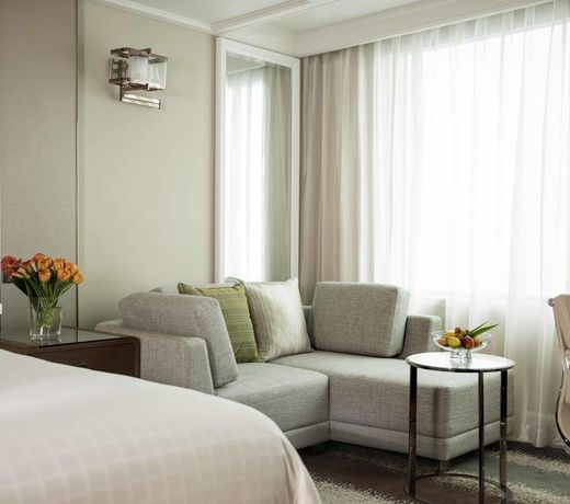 Four Seasons Hotel Shanghai