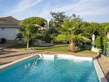 อพาร์ทเมนท์ Spacious house in Huelva, on the Costa de la Luz in Spain, with terrace and gorgeous pool