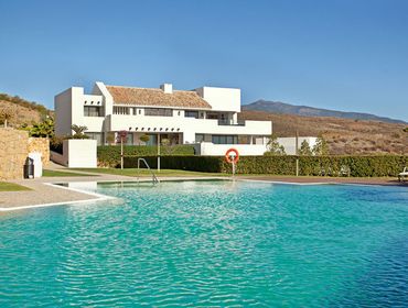 อพาร์ทเมนท์ Luxurious garden apartment with amazing views close to Marbella