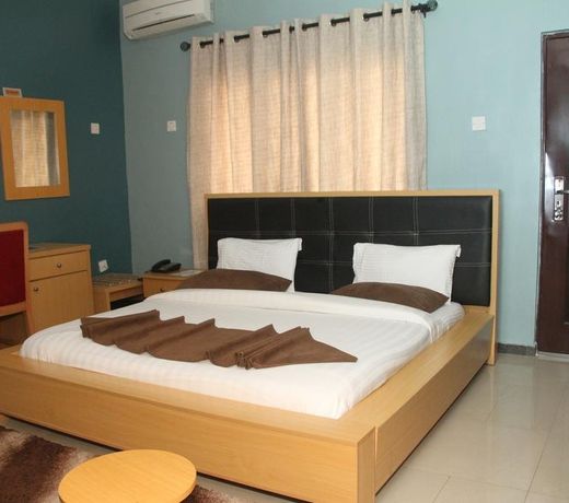 Pearl One Suites