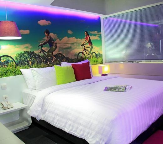 Berry Glee Thematic Hotel