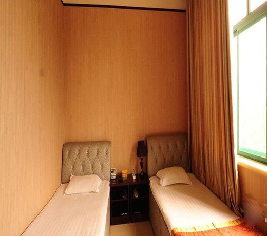 Ling County Hongji Business Hotel