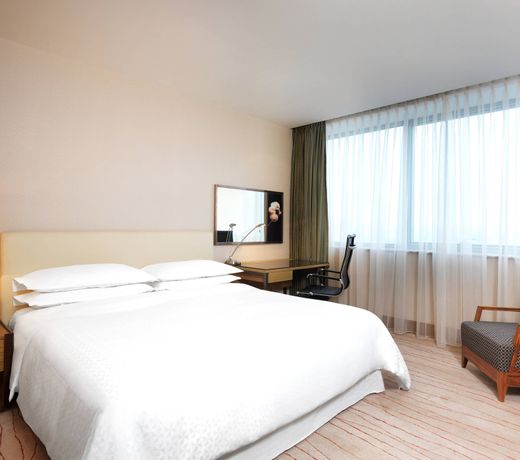 Four Points by Sheraton Shanghai, Daning