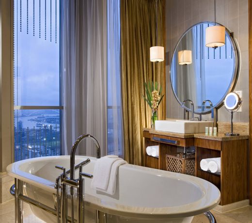 Sheraton Grand Shanghai Pudong Hotel & Residences