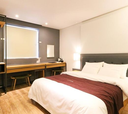 Best in City Hotel