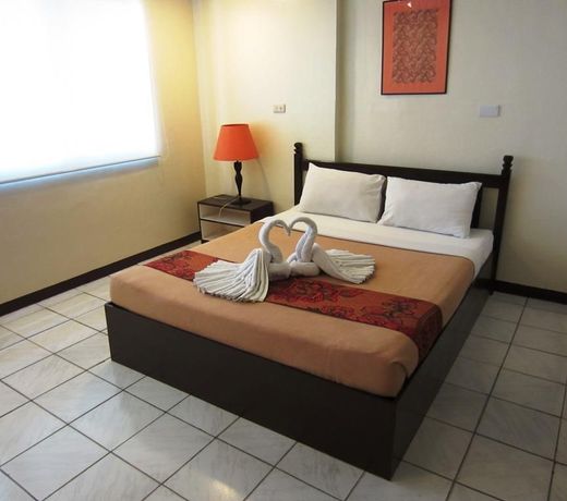 Crown Port View Hotel