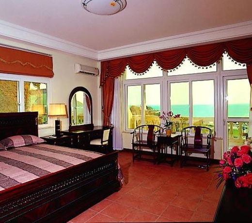 LINDA SEAVIEW