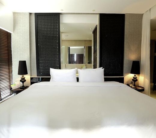 Le Parker International Hotel