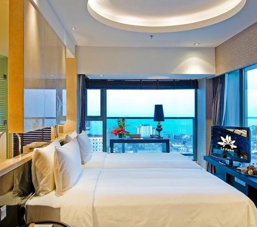 Le Parker International Hotel