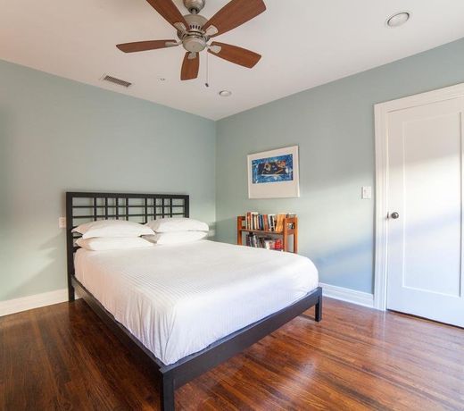 Melrose Avenue II by Onefinestay
