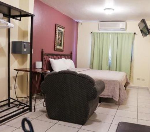Dolphin Executives Hotel