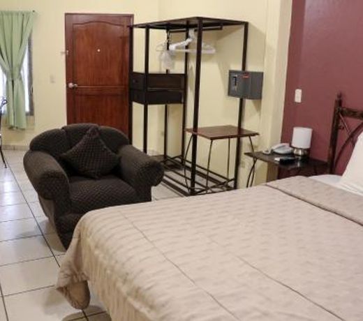 Dolphin Executives Hotel