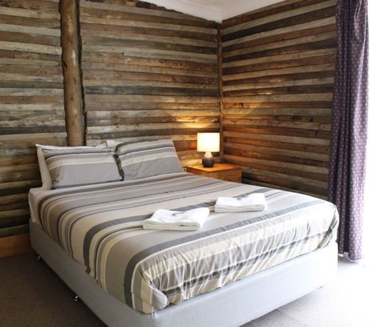 Hanson Bay Wildlife Sanctuary and Cabins