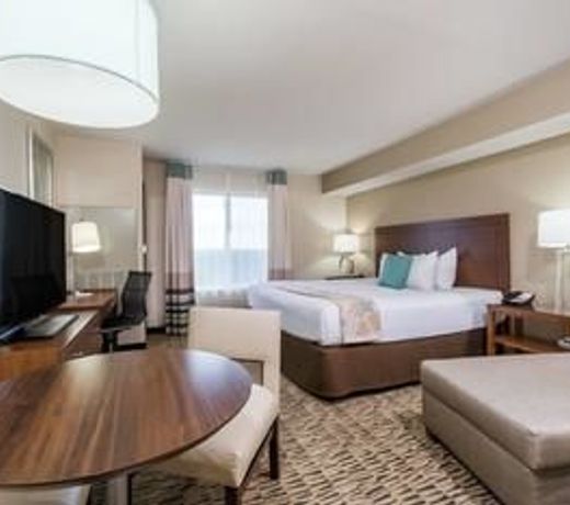 Hawthorn Suites by Wyndham Wheeling at The Highlands