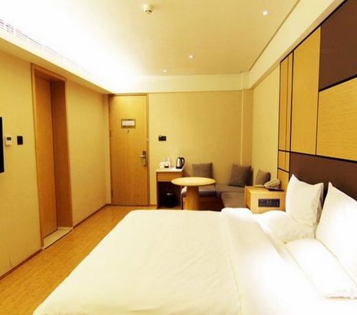 Ji Hotel (Daqing Tieren Square)