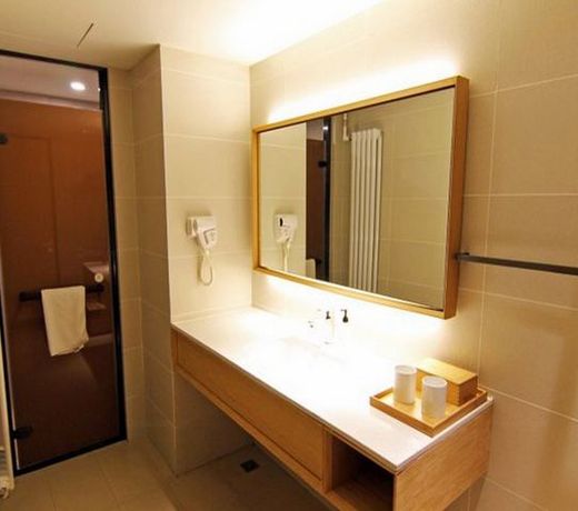 Ji Hotel (Daqing Tieren Square)