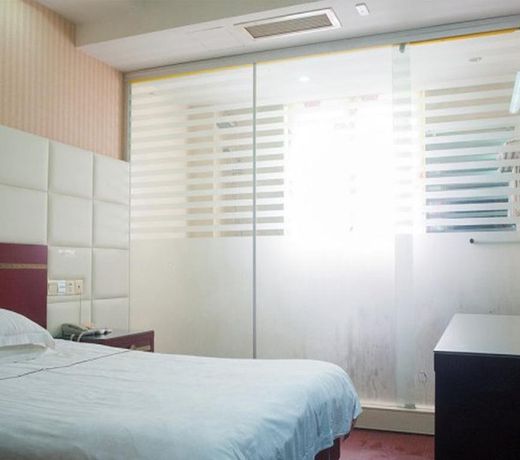 Haimen Yuanfen Tiankong Business Hotel