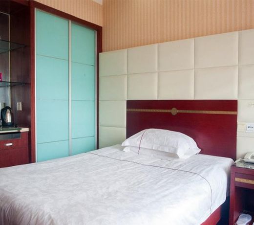 Haimen Yuanfen Tiankong Business Hotel