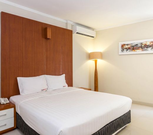 RedDoorz Plus near Sanur Beach 2