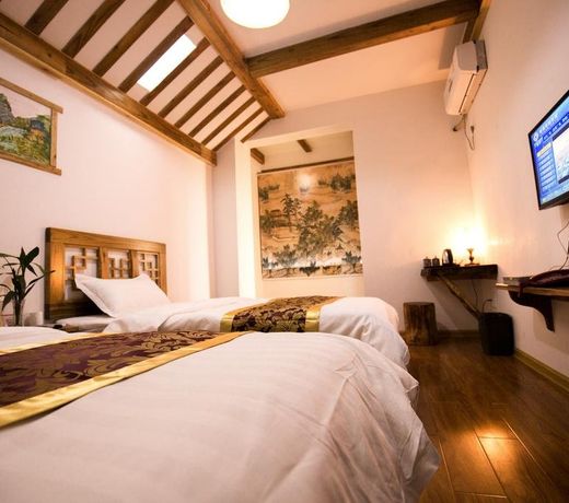Zhangjiajie Tujia Theme Hostel
