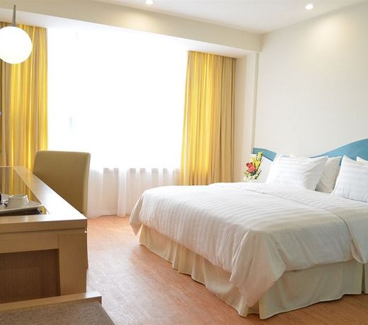 Oceania Hotel
