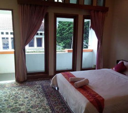 Simply Homy Guesthouse Graha Puspa