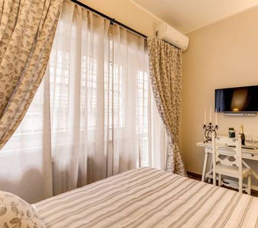 Top Floor Colosseo Guesthouse