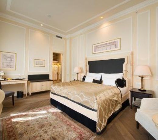 LOFT Premium & Wilson Palace