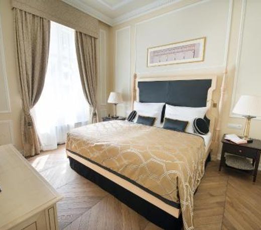 LOFT Premium & Wilson Palace