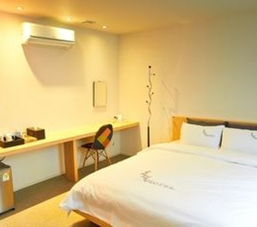 Hotel The May