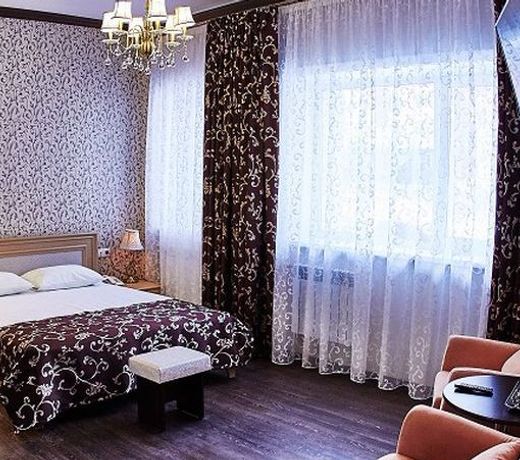 Hotel 7 Dorog