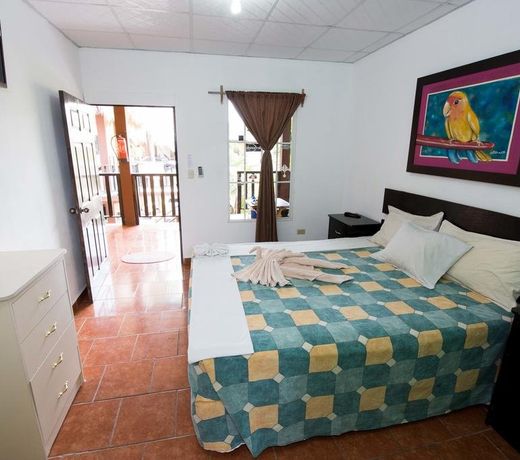 Papaya Lodge