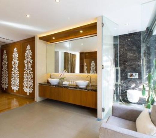 Dasiri Lakefront Villa