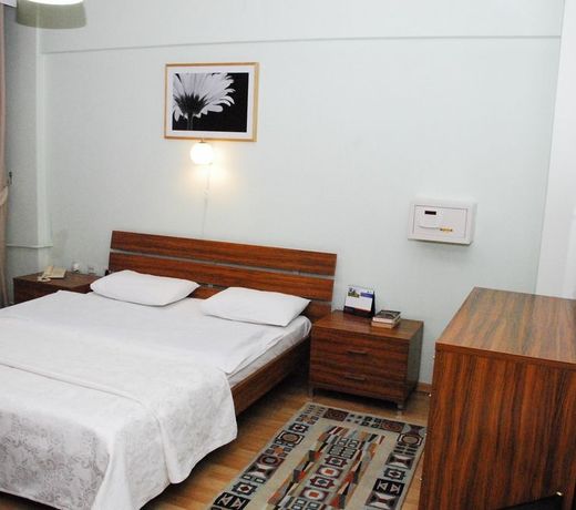 Vip Apart Hotel